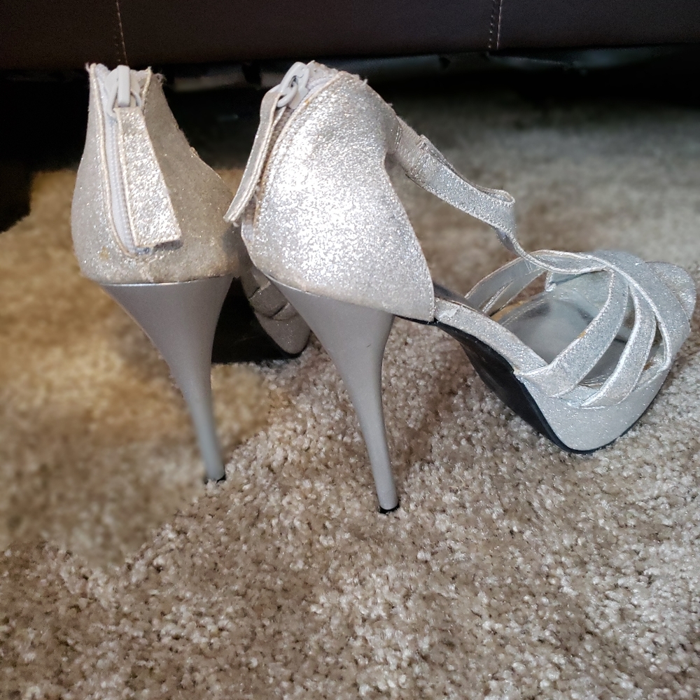 Stilettos - Picture 2 of 4